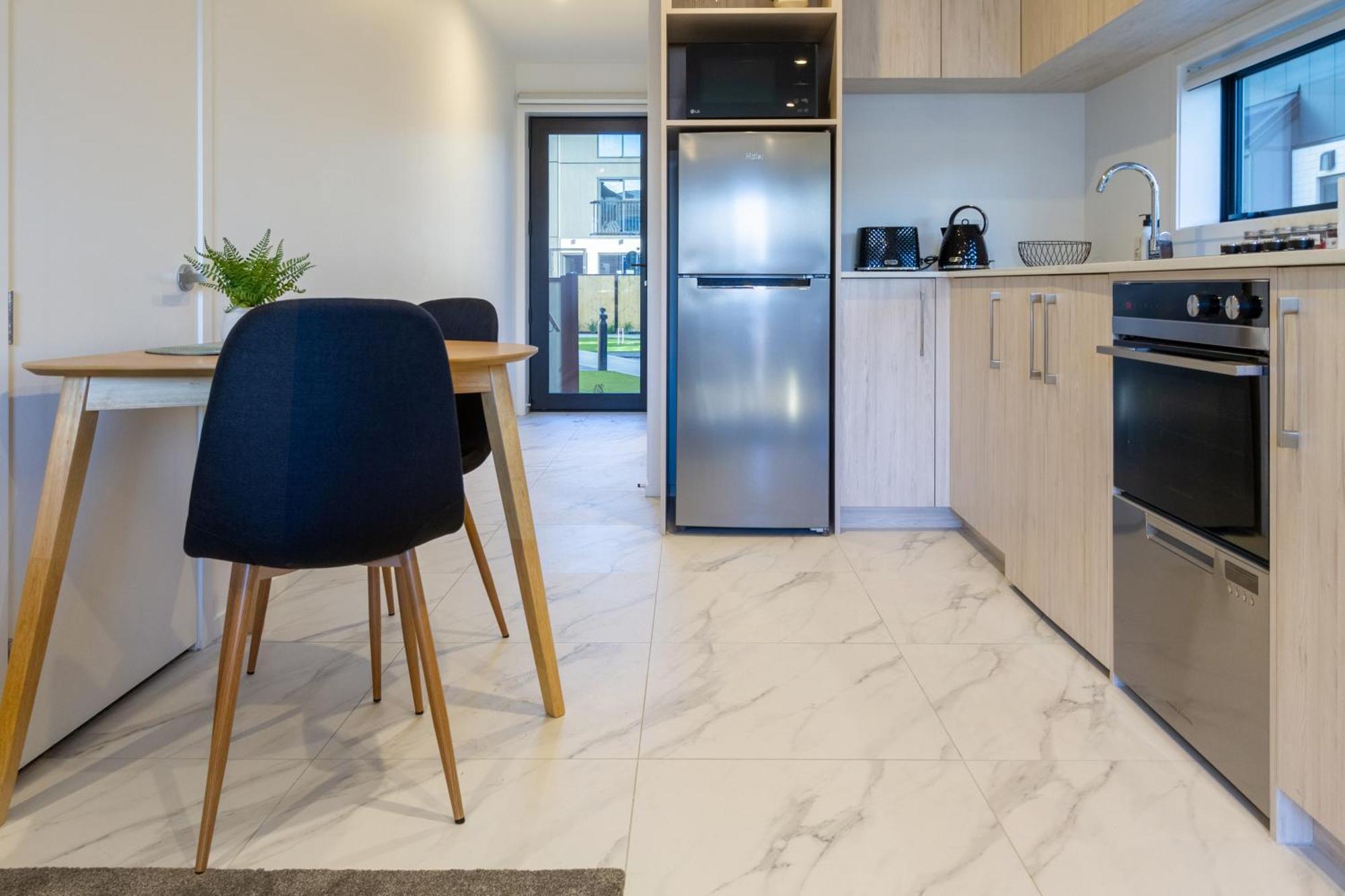 Single Level Studio Escape On Wilmer St - Central Christchurch Eksteriør billede