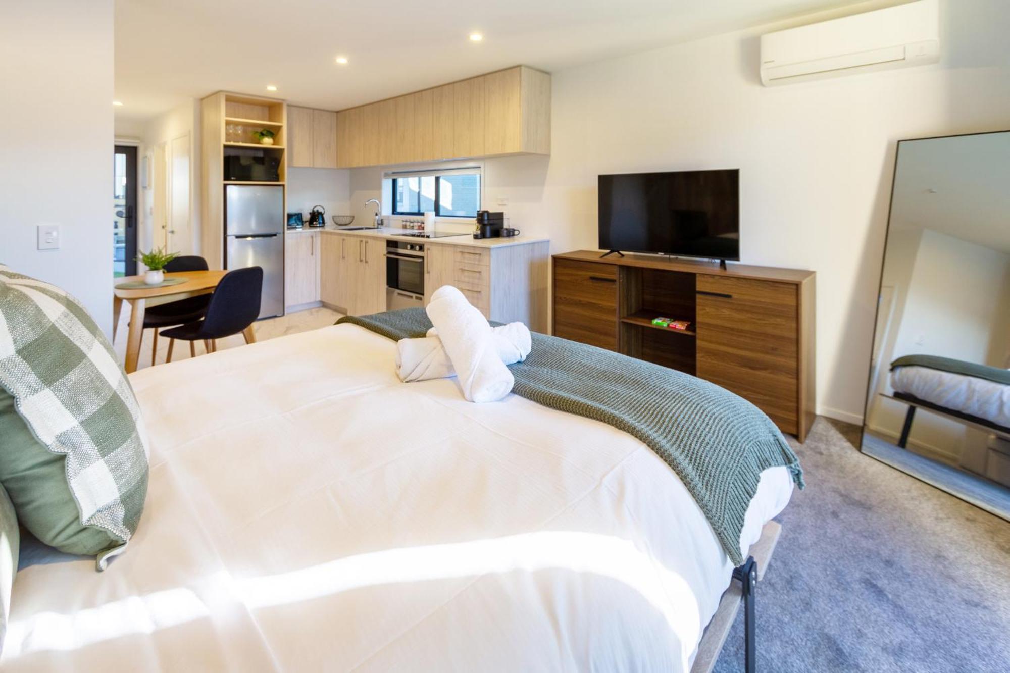 Single Level Studio Escape On Wilmer St - Central Christchurch Eksteriør billede