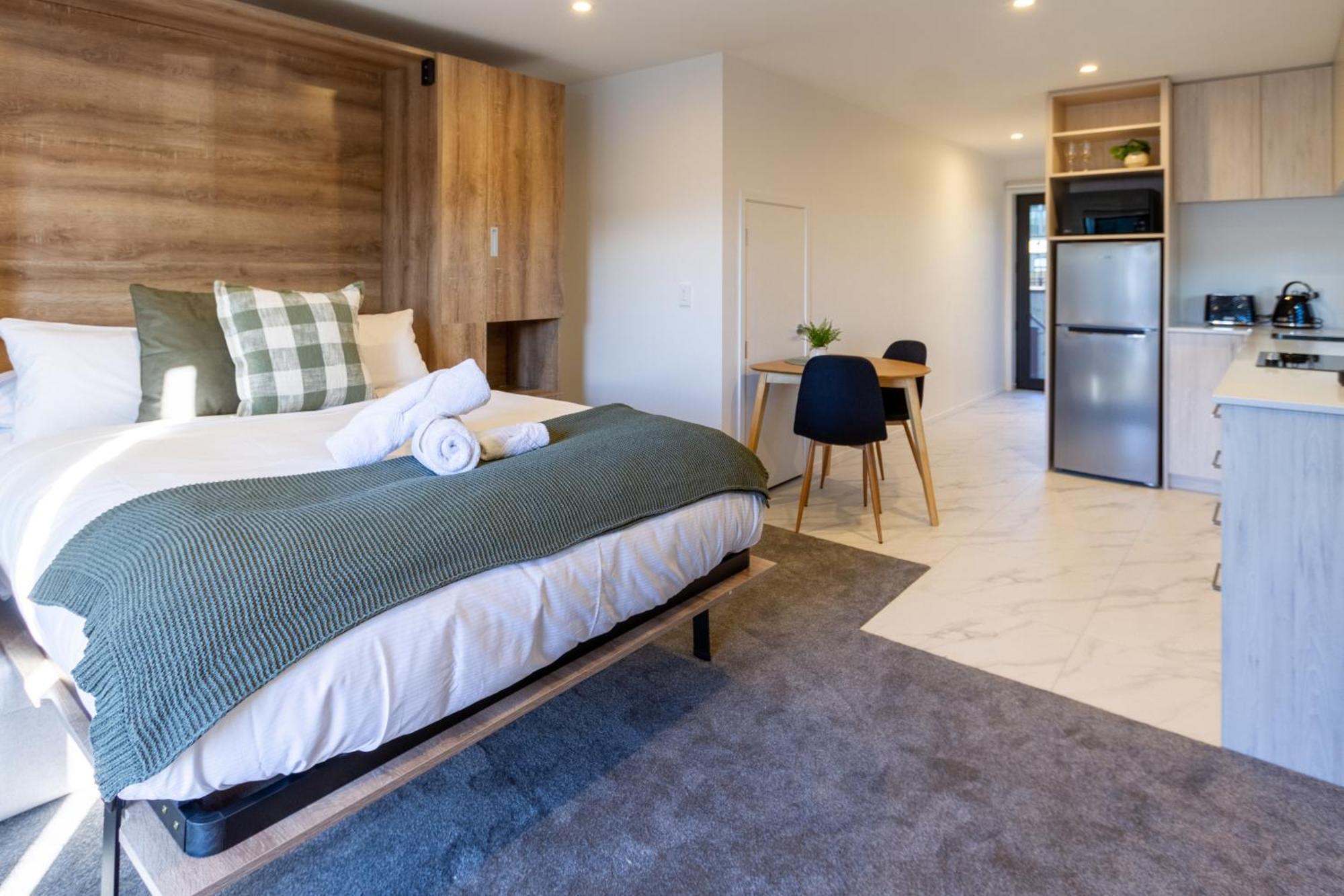 Single Level Studio Escape On Wilmer St - Central Christchurch Eksteriør billede