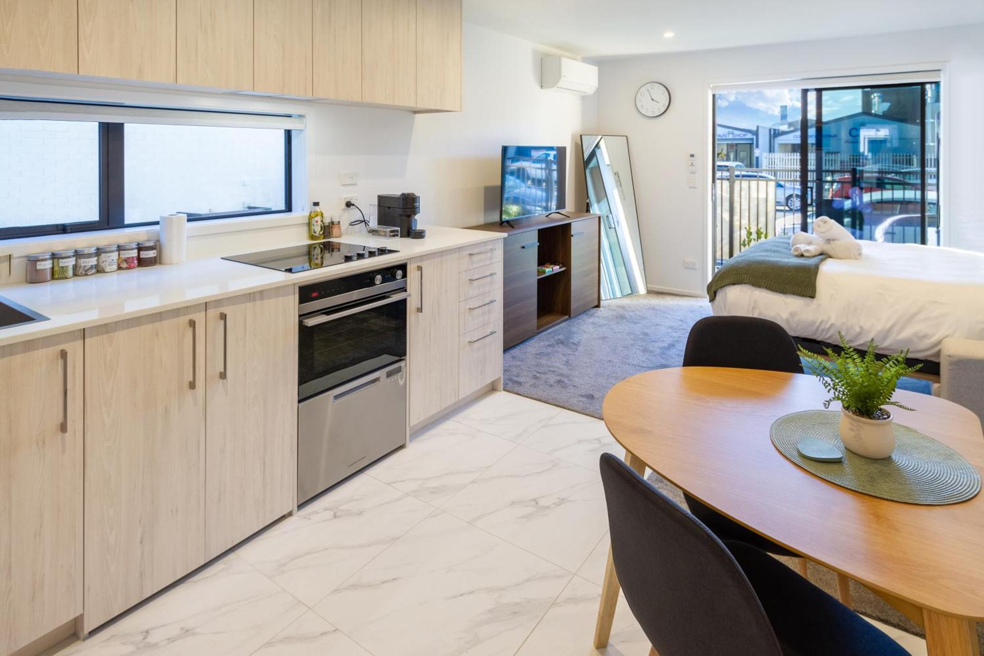 Single Level Studio Escape On Wilmer St - Central Christchurch Eksteriør billede